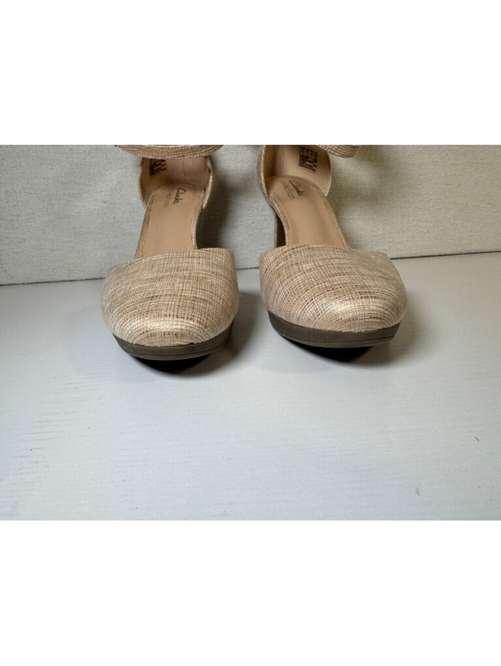 Clarks Collection Women's Ambyr Skip Beige Metallic Ankle Strap Heels Size 8 US - Picture 4 of 11